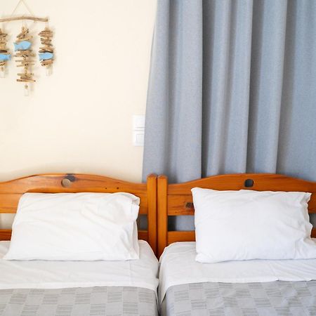 Nefeli Rooms Agia Marina  Exterior photo