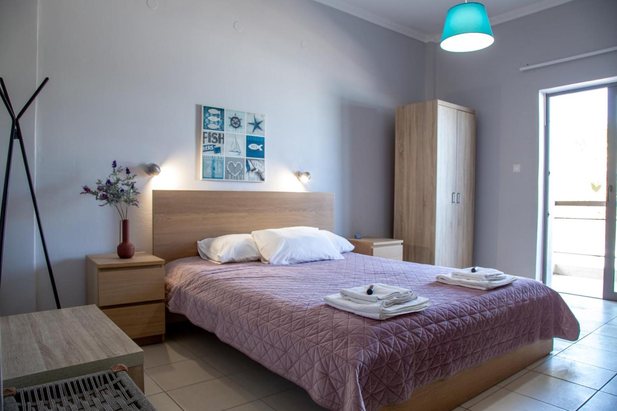 Nefeli Rooms Agia Marina  Exterior photo