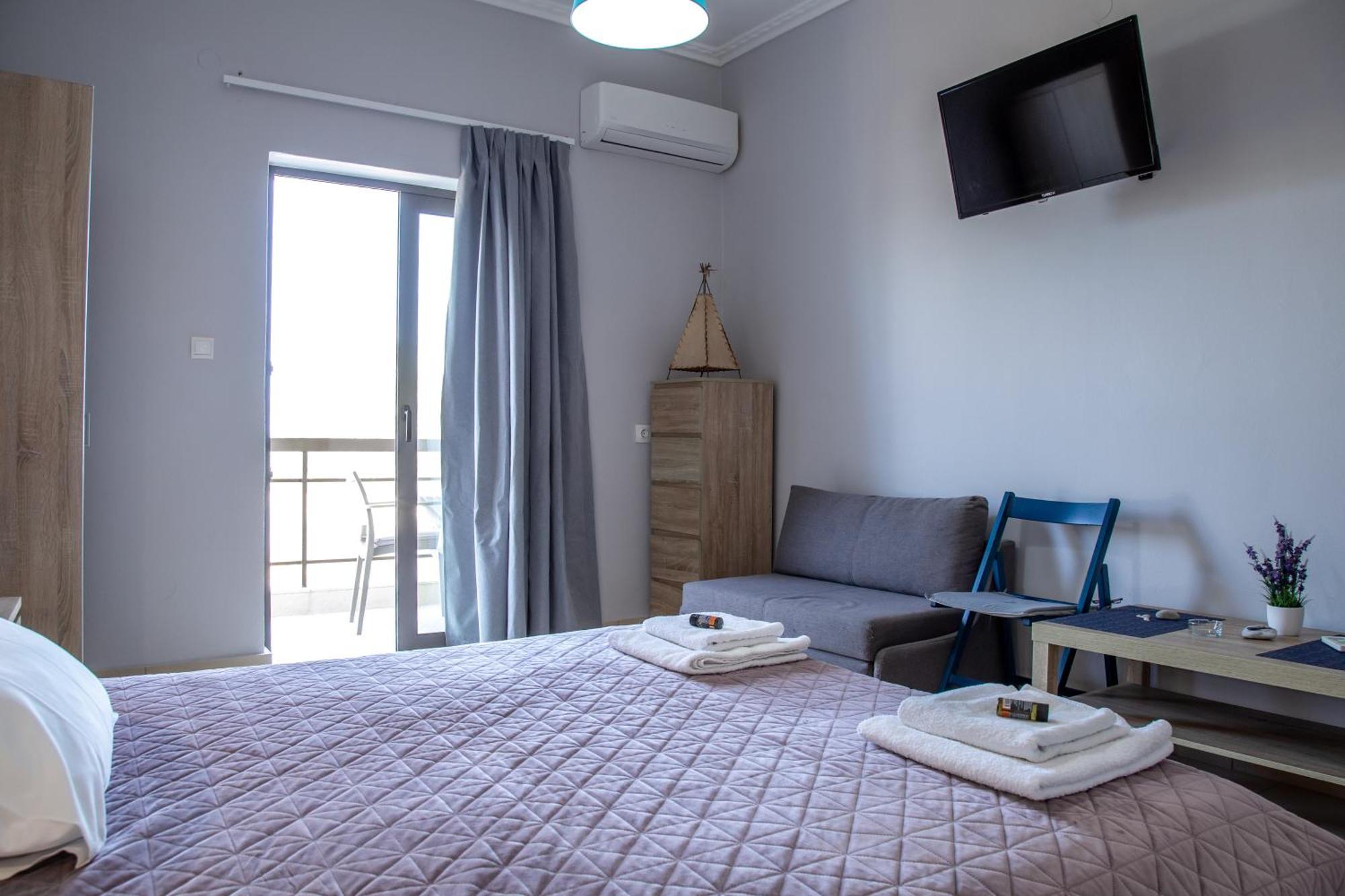 Nefeli Rooms Agia Marina  Exterior photo