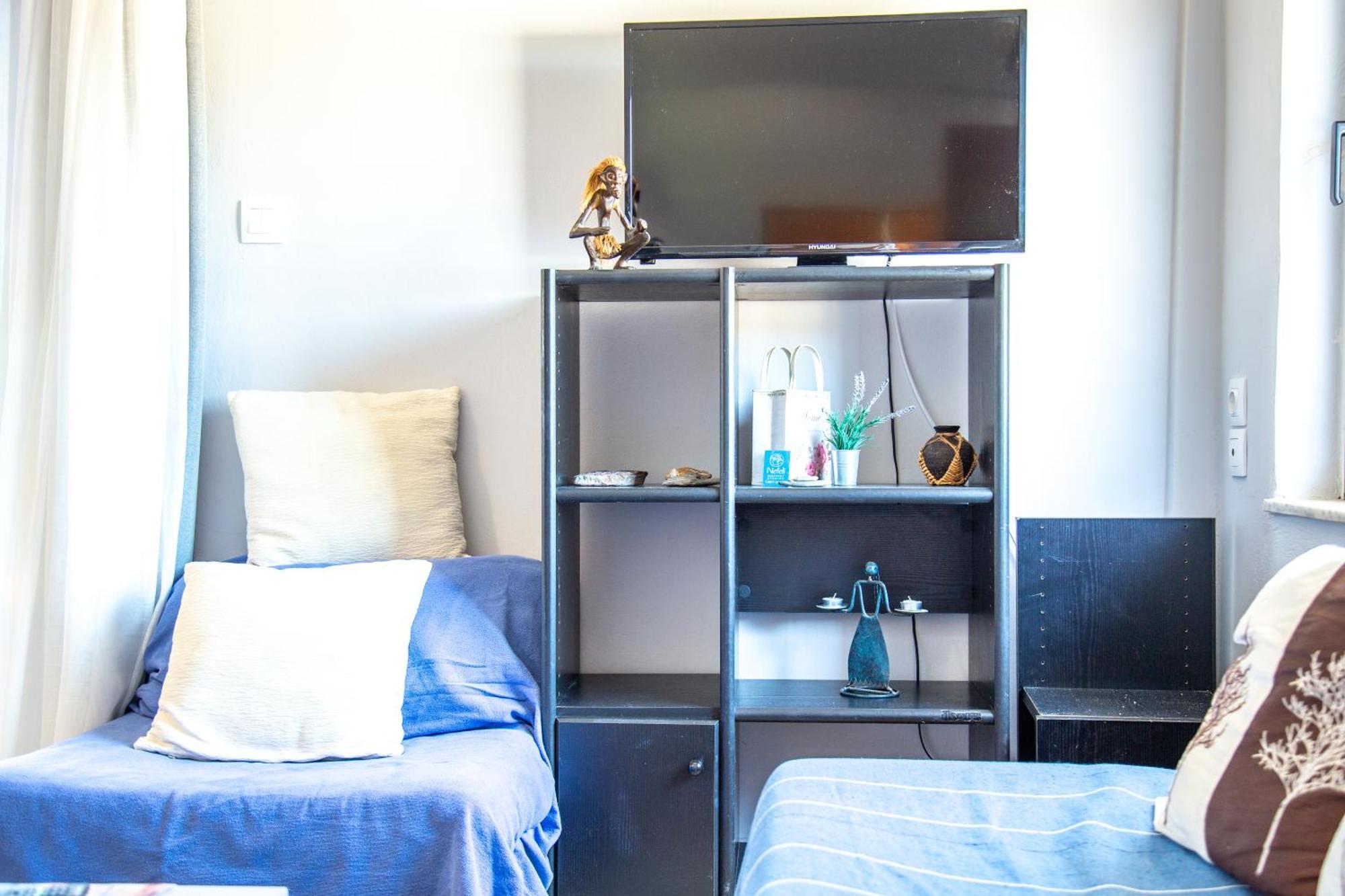 Nefeli Rooms Agia Marina  Exterior photo