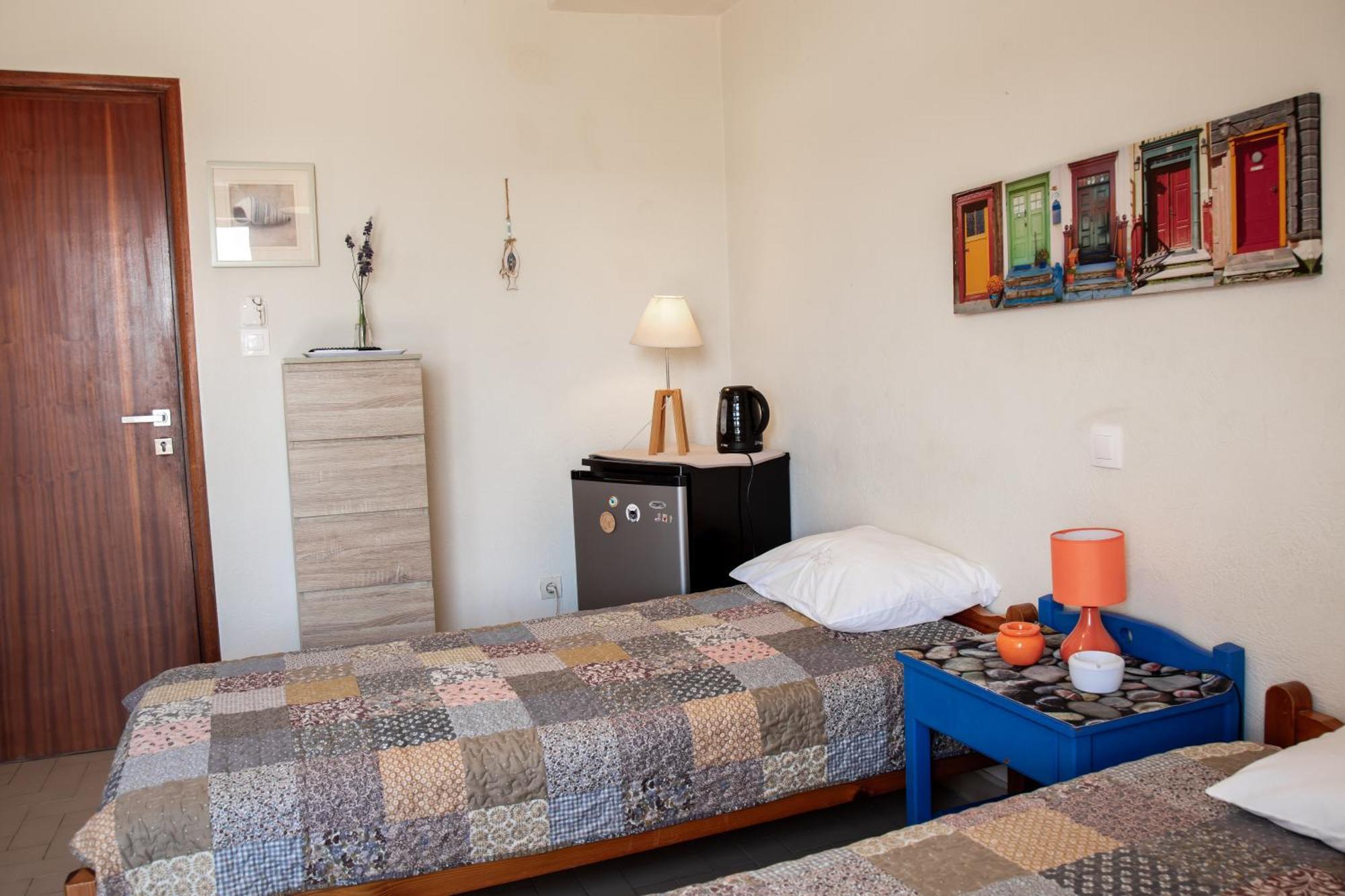 Nefeli Rooms Agia Marina  Exterior photo