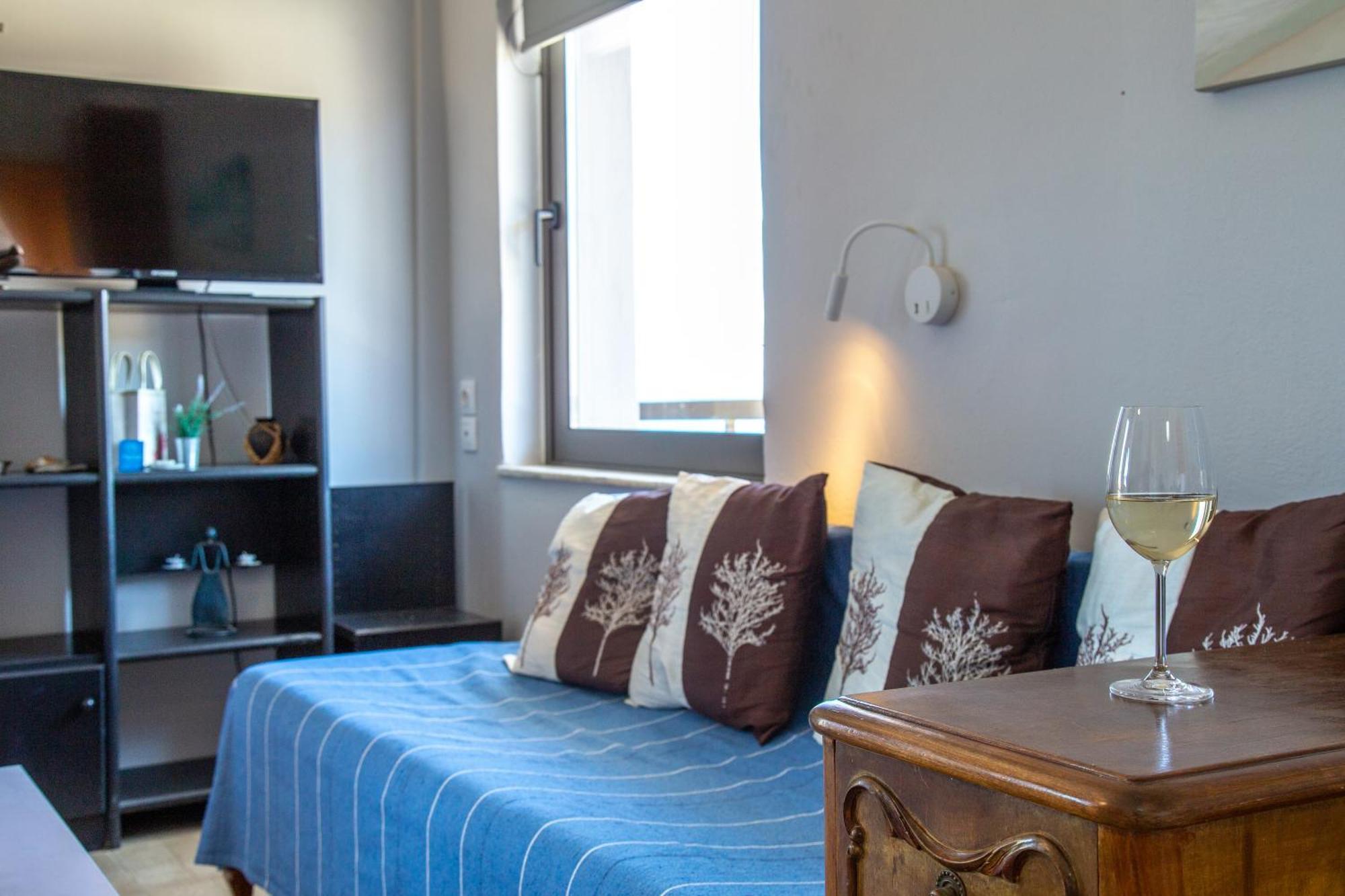 Nefeli Rooms Agia Marina  Exterior photo