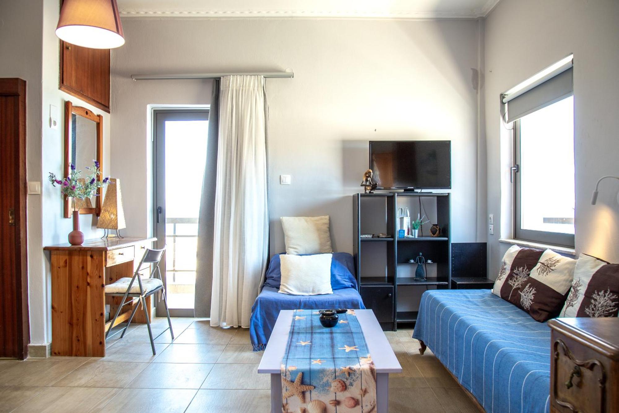 Nefeli Rooms Agia Marina  Exterior photo
