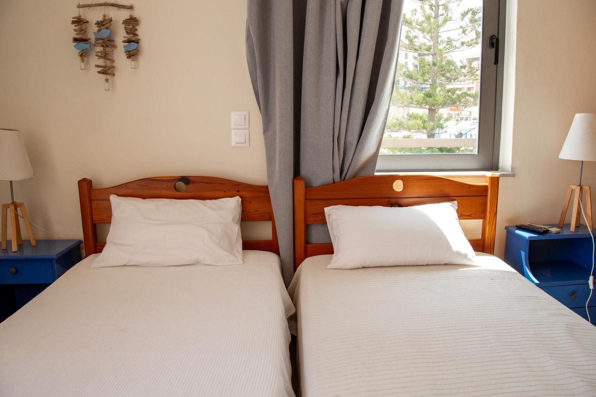 Nefeli Rooms Agia Marina  Exterior photo