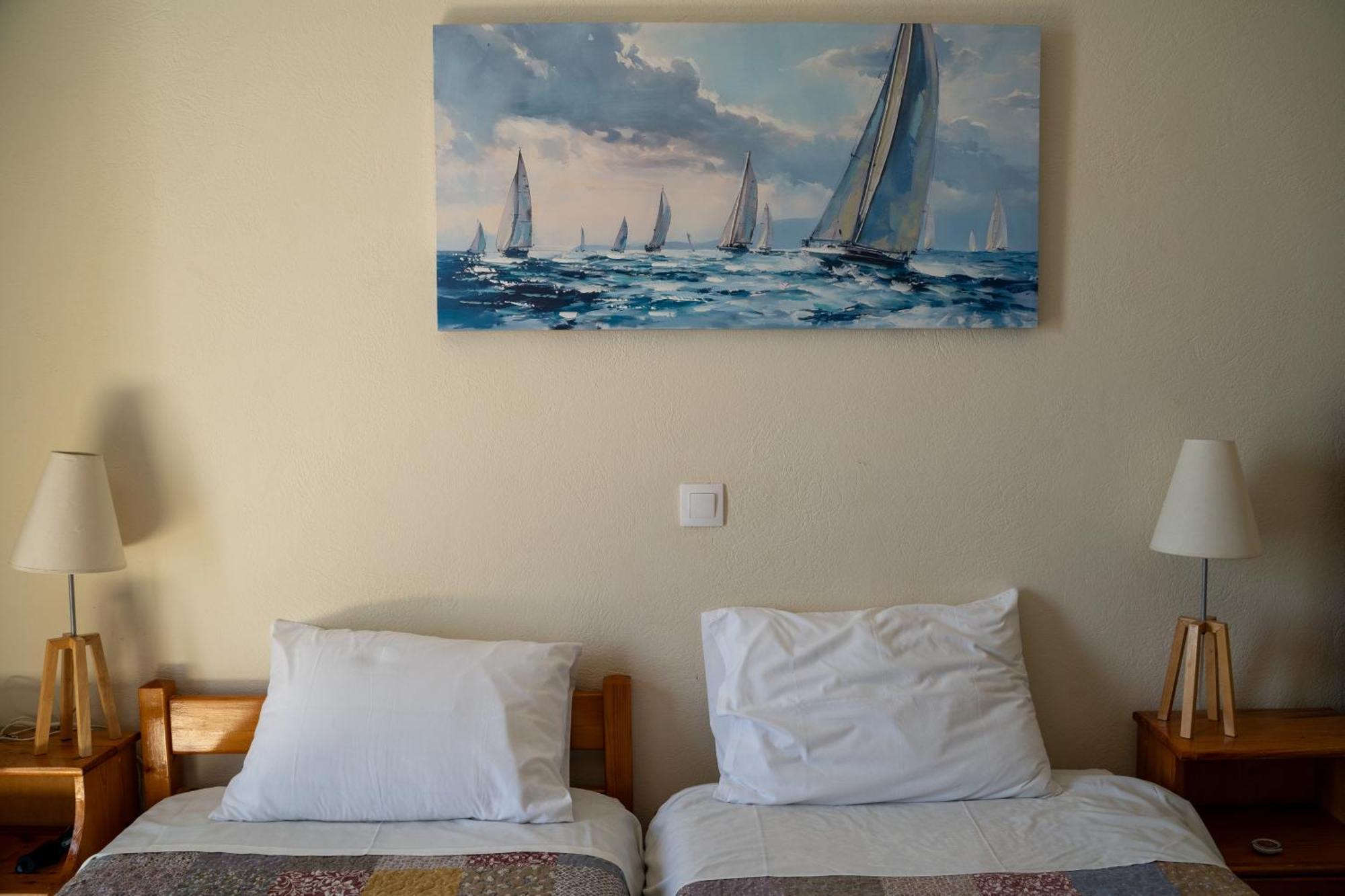 Nefeli Rooms Agia Marina  Exterior photo
