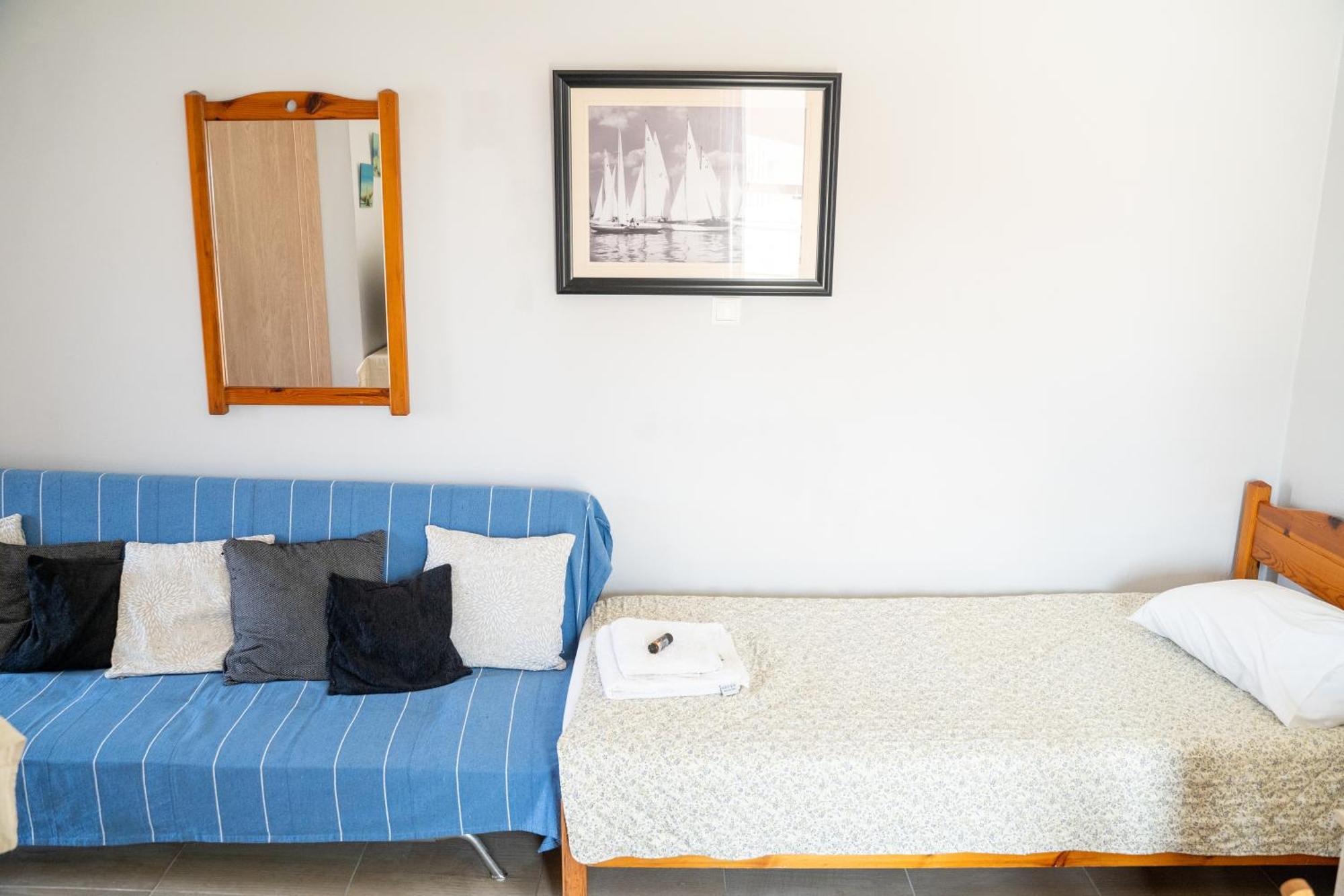 Nefeli Rooms Agia Marina  Exterior photo